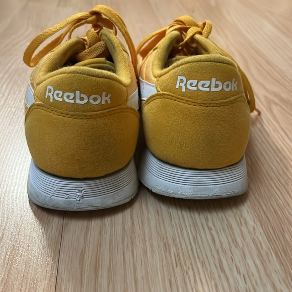 Reebok US 6 1/2 - Picture 4 of 7